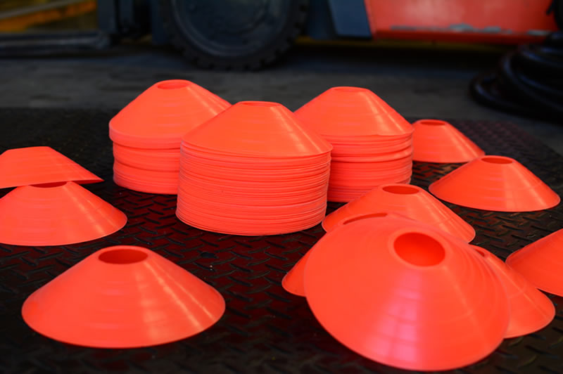 imagen de cono entrenador de plástiico naranja.